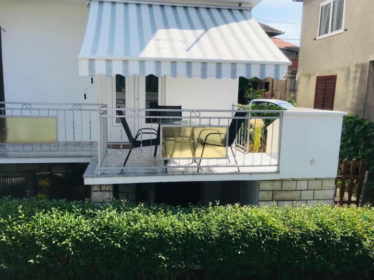 Bond With Private Parking Apartman Zára Kültér fotó